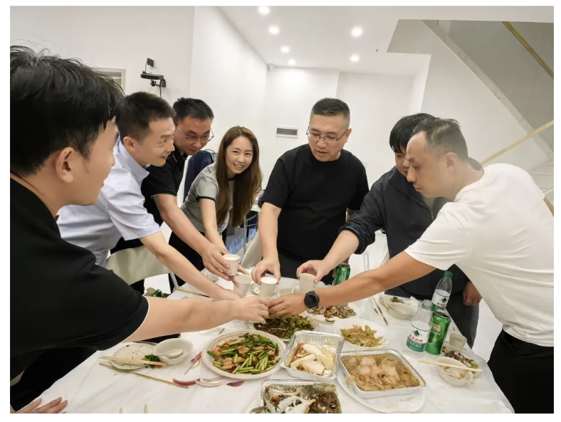 智慧碰撞，团队共融：一场别开生面的跨部门研讨与团建盛宴